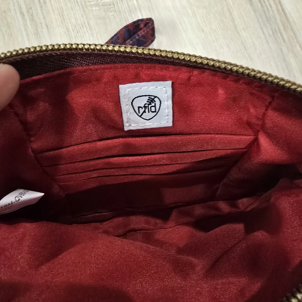 Travelon RFID blocking wristlet clutch wallet Maroon And Navy